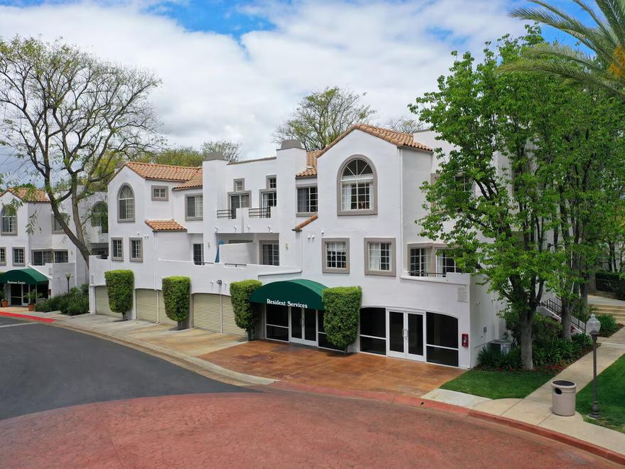 Summit at Warner Center, multifamily community in Woodland Hills, CA