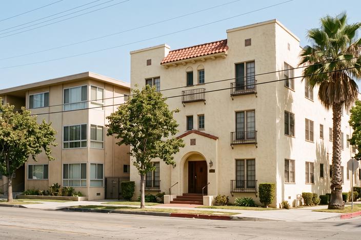 Koreatown apartment building from the 1920s