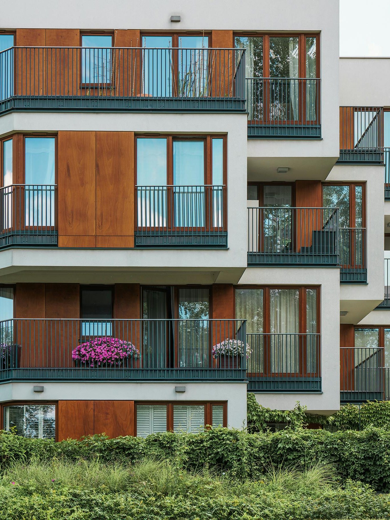 LADWP-funded toilet replacement program for multifamily buildings